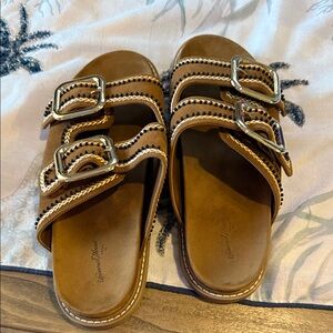 Universal Thread Tan Sandals with Gold Buckles